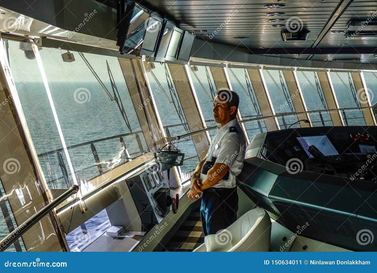 Cruise Ship Captain Wage