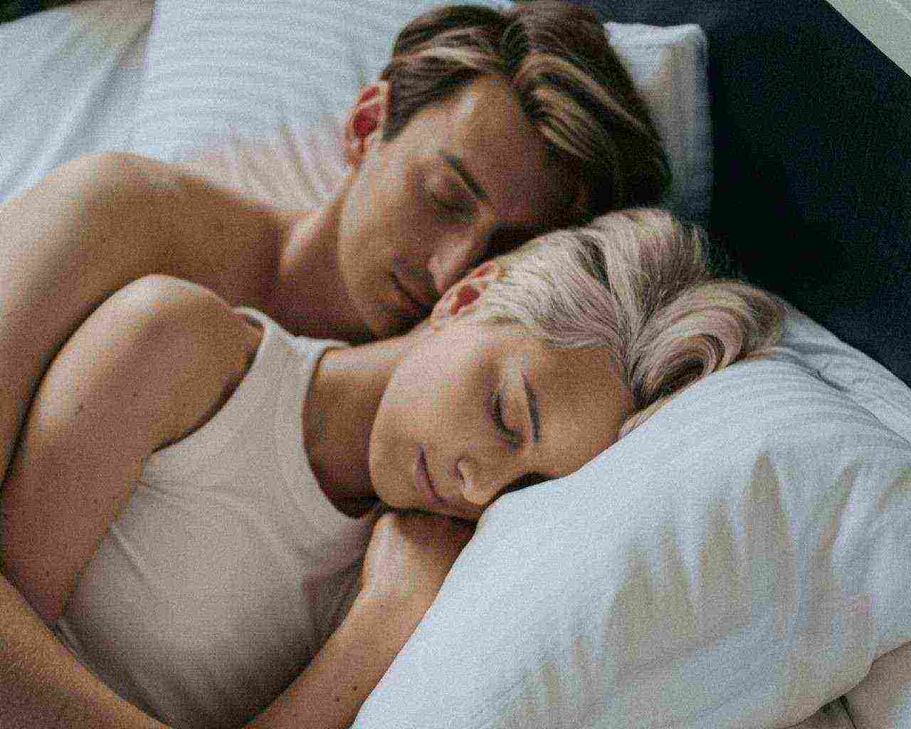 Girlfriend Wets The Bed