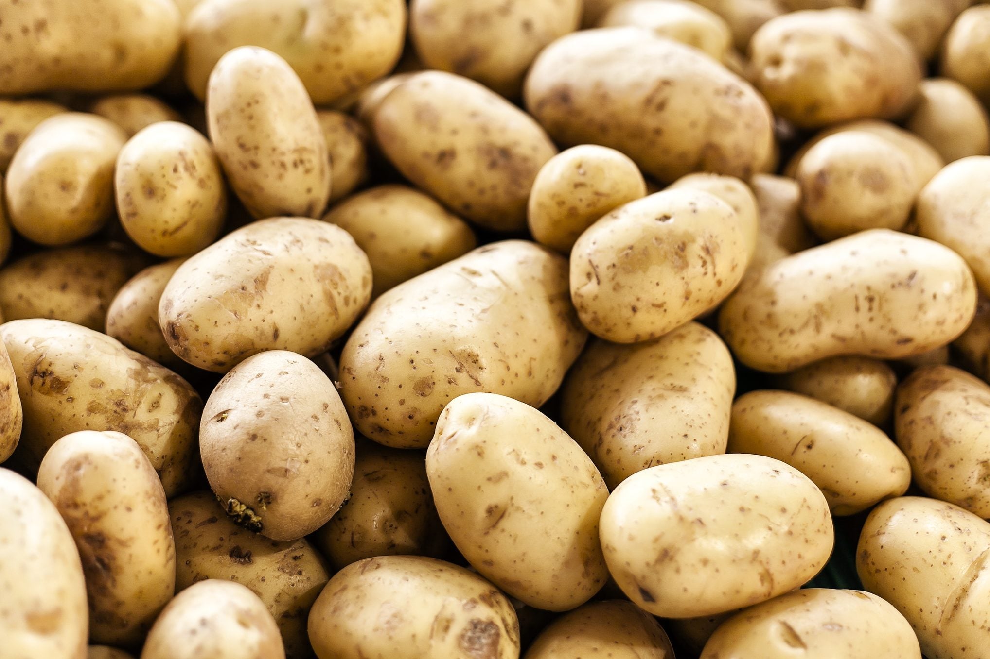 Is It Dangerous To Eat Raw Potatoes