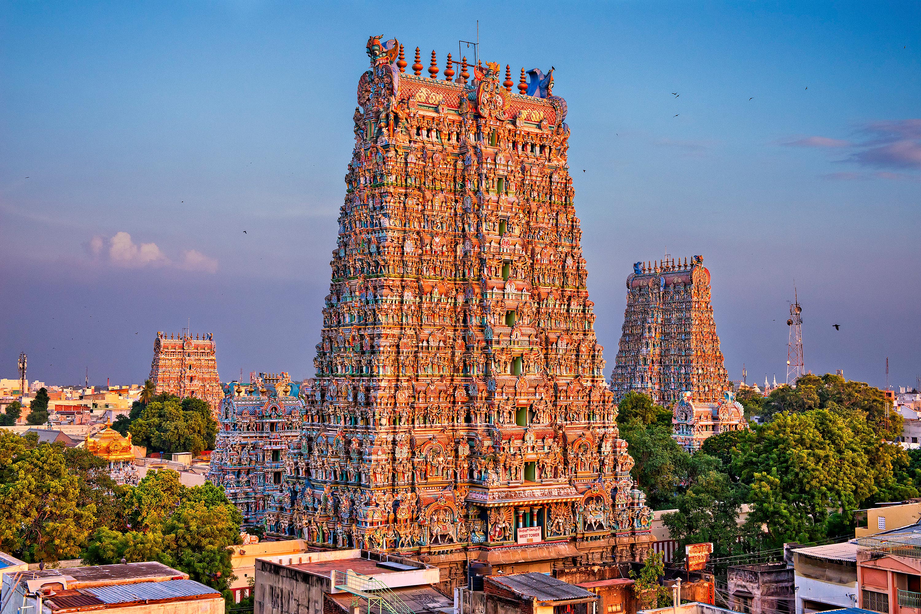 Where Is Located Meenakshi Temple