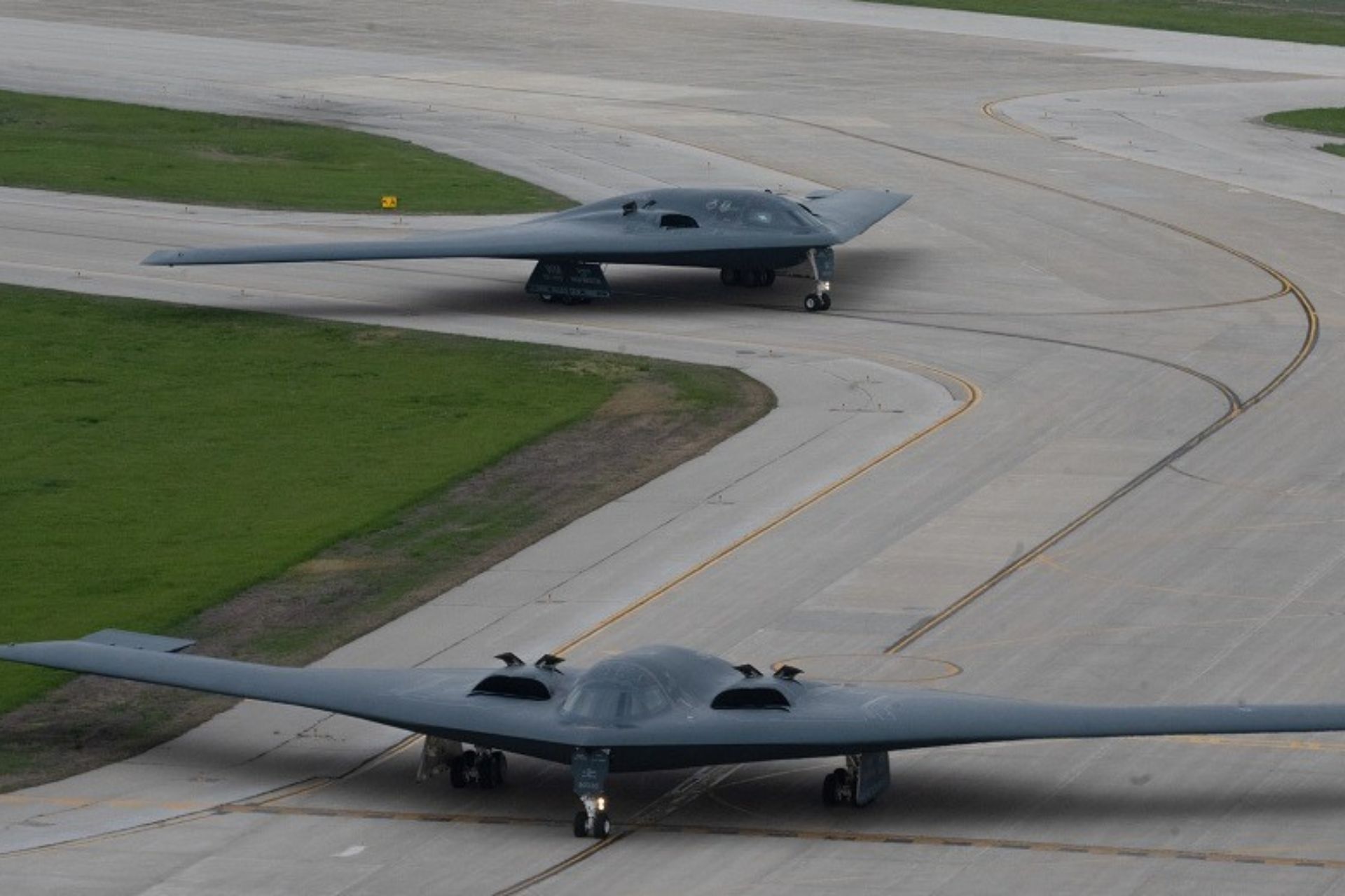 Who Designed B2 Bomber